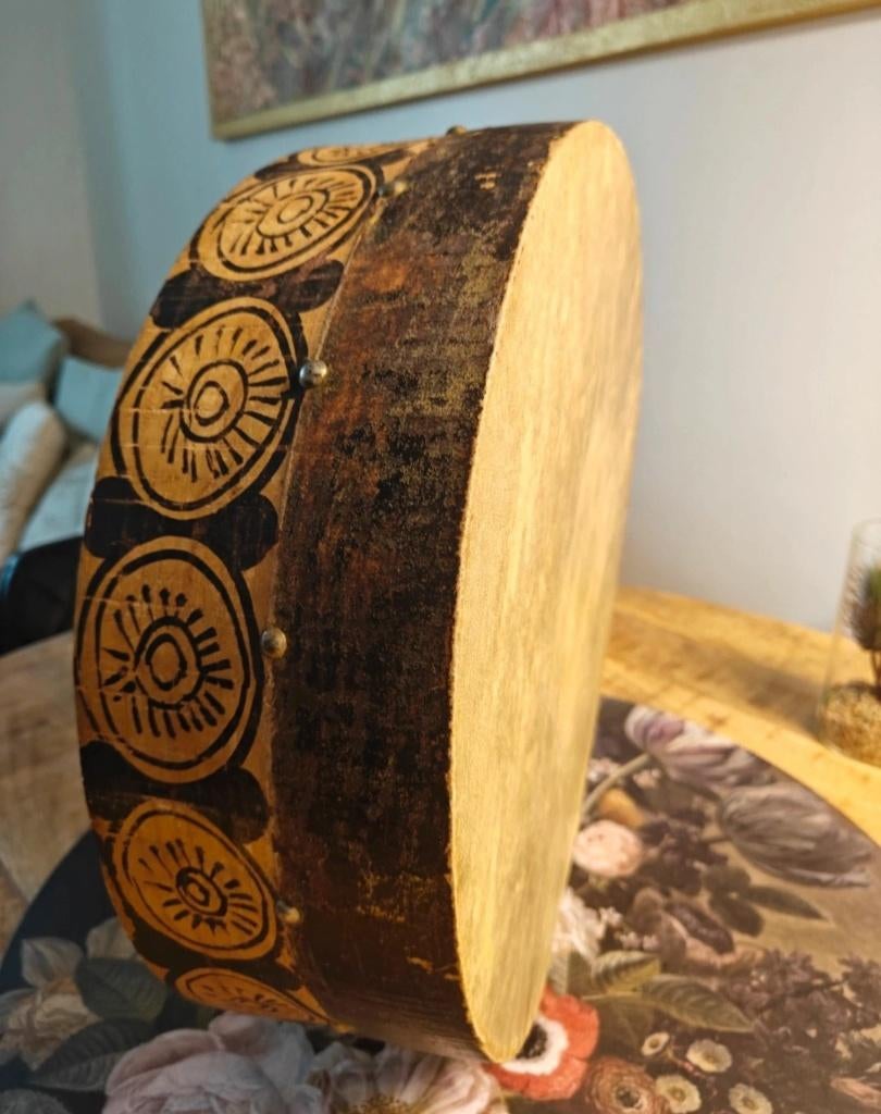 Tambour berbère ancien 44 cm – bois et peau naturelle, Musique & Instruments, Percussions, Enlèvement, Utilisé, Tambour
