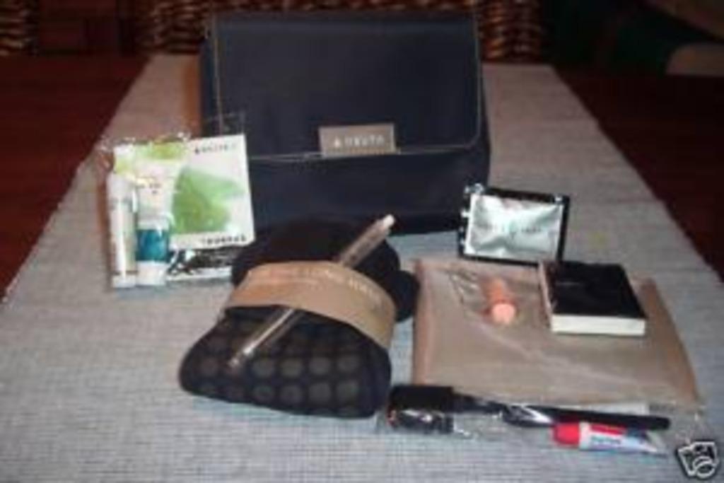 Amenity kit Delta Airlines, Ophalen of Verzenden, Nieuw, Overige typen