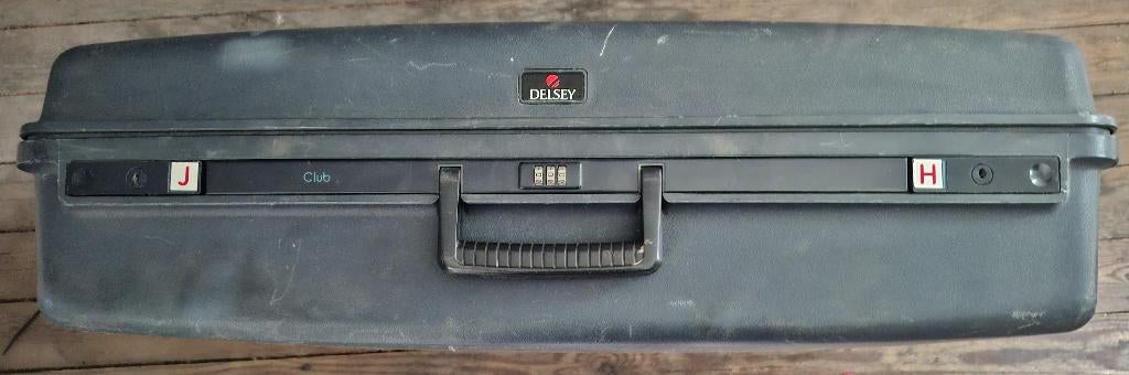 Reiskoffer Delsey met cijferslot, Handtassen en Accessoires, Koffers, Gebruikt, Hard kunststof, 70 cm of meer, Minder dan 35 cm