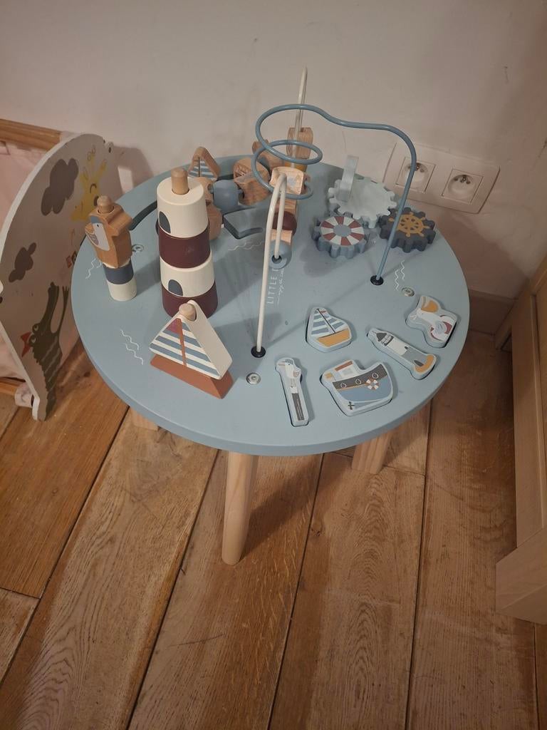 Table d'activité garçon Little Duch, Enfants & Bébés, Enlèvement, Comme neuf