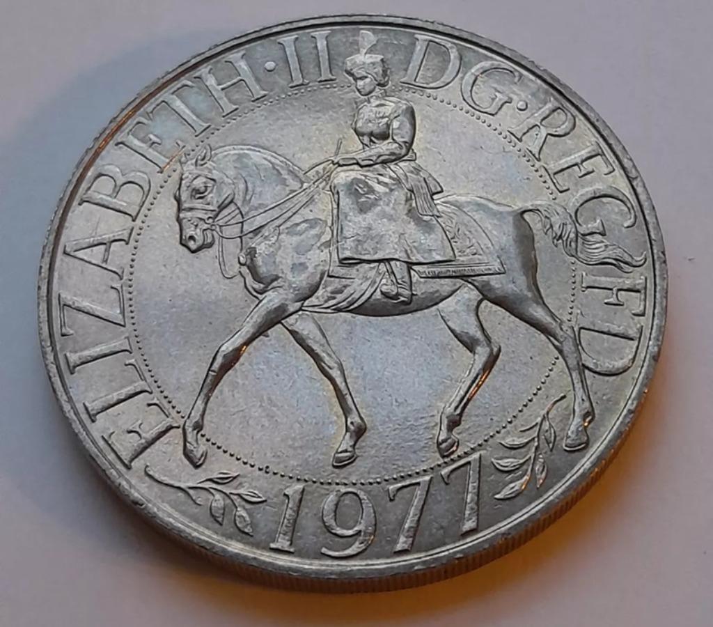 1977 Queen Elizabeth II Silver Jubilee Commemorative Crown C, Verzamelen, Ophalen of Verzenden, Zo goed als nieuw