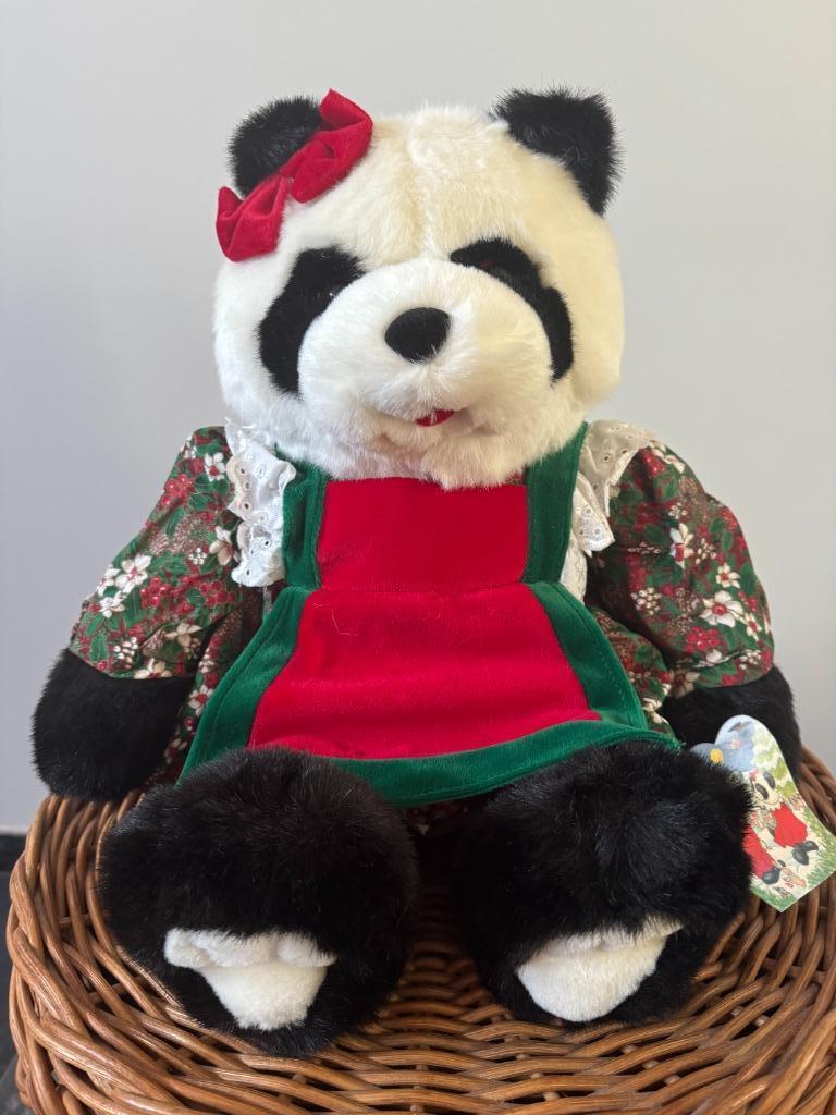 knuffel: pandabeer meisje (nieuw) 62 cm groot, Kinderen en Baby's, Speelgoed | Knuffels en Pluche, Ophalen, Nieuw, Beer