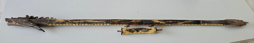 Vintage Balinese Dragon Blowgun Hand Carved Bovine Bone Chin, Antiek en Kunst, Ophalen of Verzenden