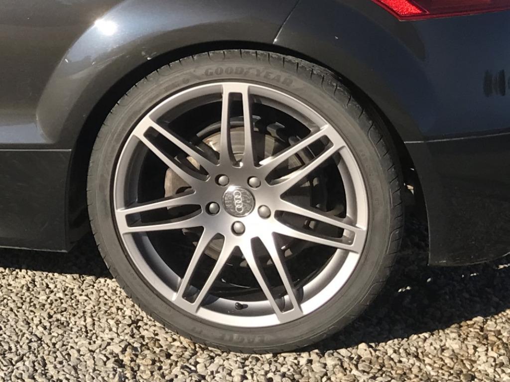 Audi - Capuchons de boulons de roue gris 4F0601173A, Enlèvement ou Envoi, Neuf, Audi