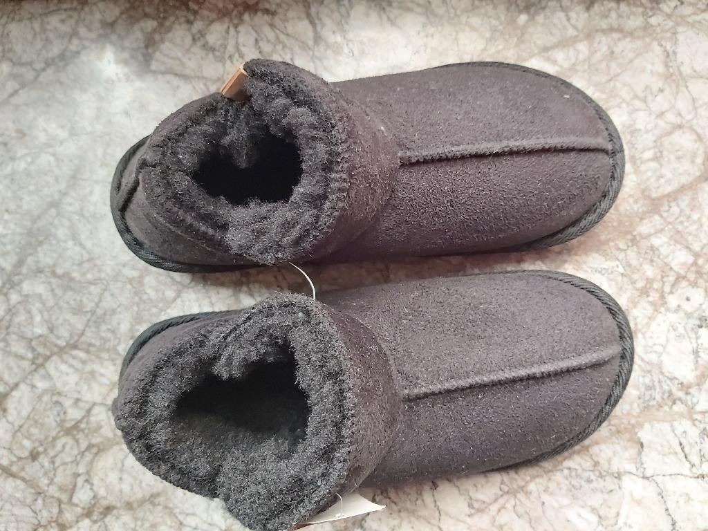 Pantoffels maat 37/38, Kleding | Dames, Ophalen of Verzenden, Nieuw, Zwart, Pantoffels of Sloffen