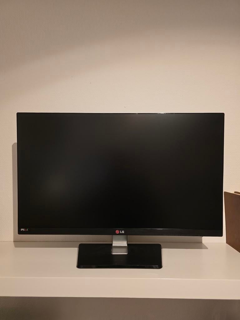27" inch scherm LG/ Slim design, Audio, Tv en Foto, Televisies, Zo goed als nieuw, LED, LG, Ophalen