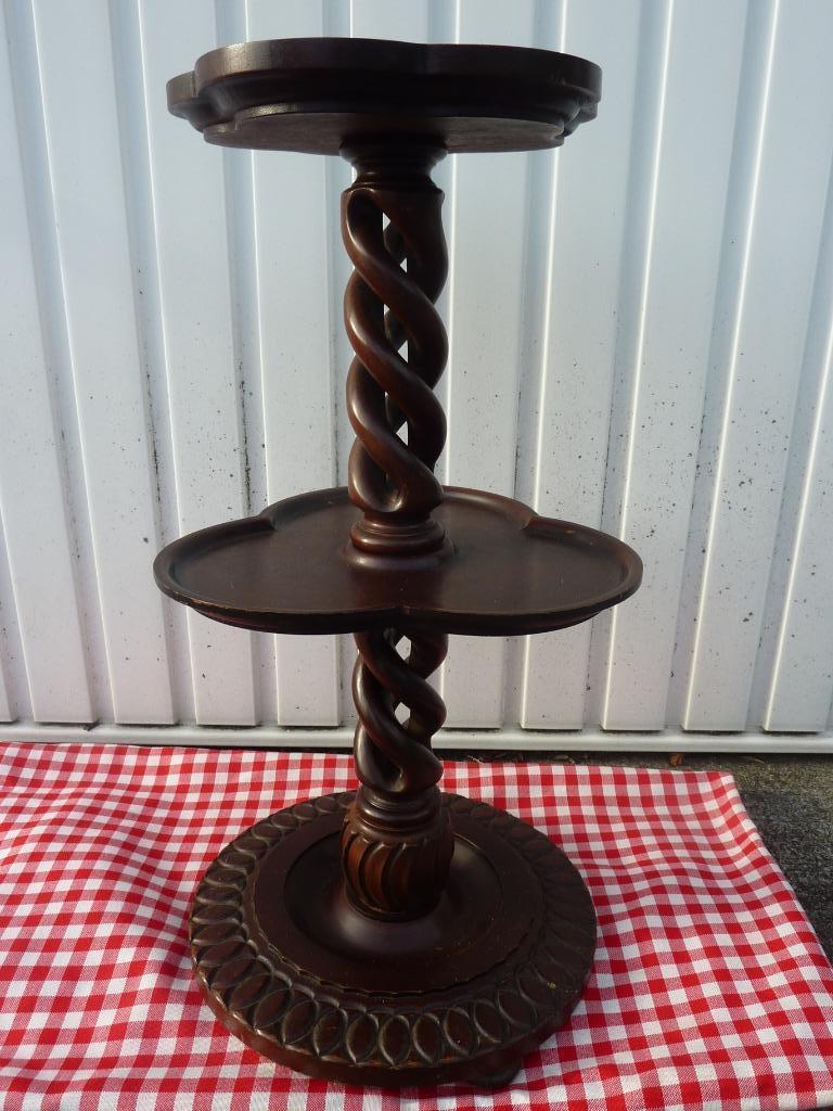 Gueridon ancien en bois, Ophalen