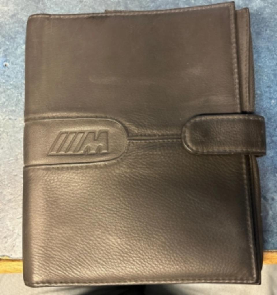 Pochette documents BMW M5 e60 origine, Autos : Pièces & Accessoires, Carrosserie & Tôlerie, BMW, Utilisé, Enlèvement ou Envoi
