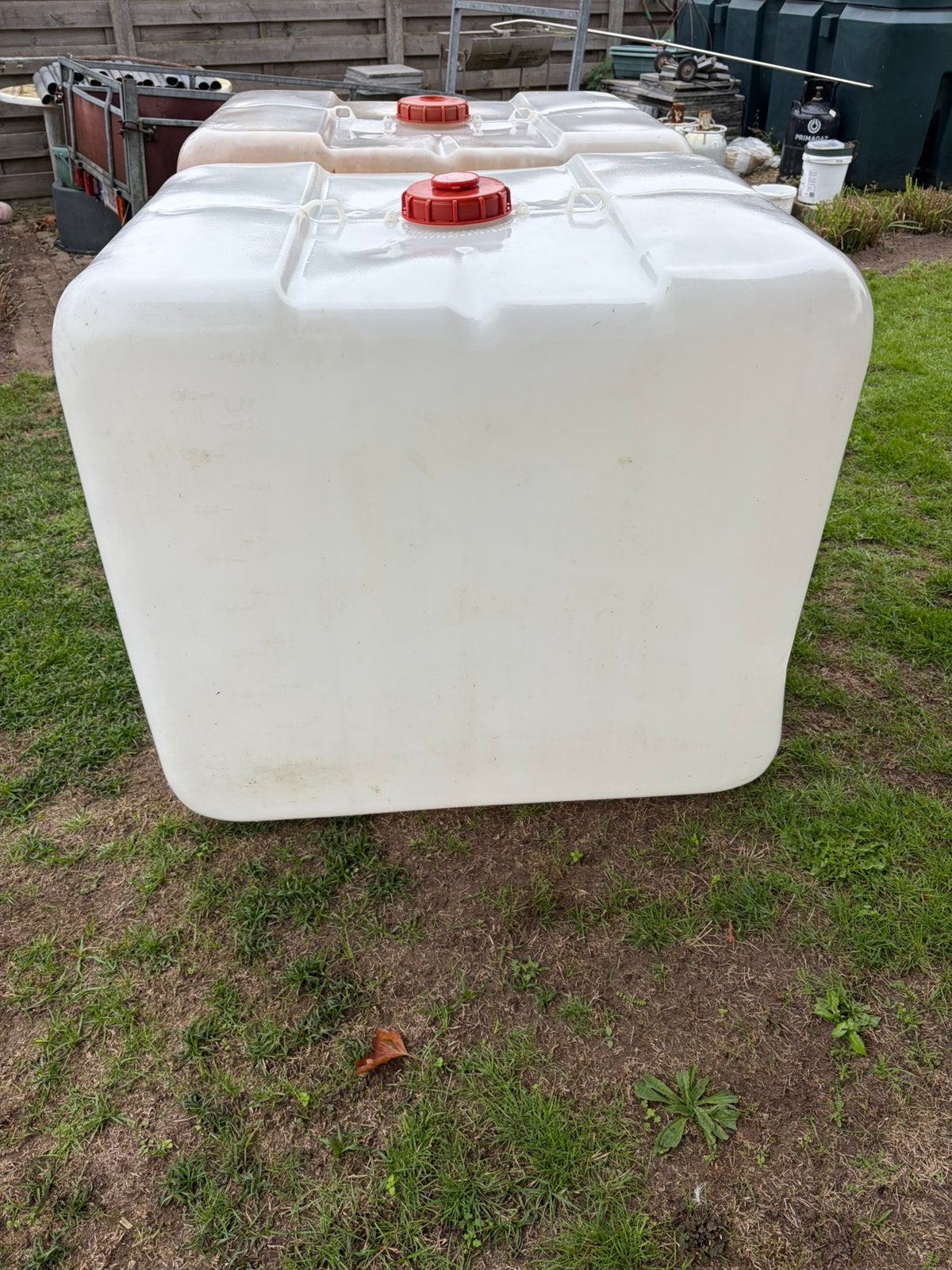 Gratis regentonnen (2st) 1000L, samen meenemen, Ophalen, Kunststof, Met kraantje, 150 liter of meer