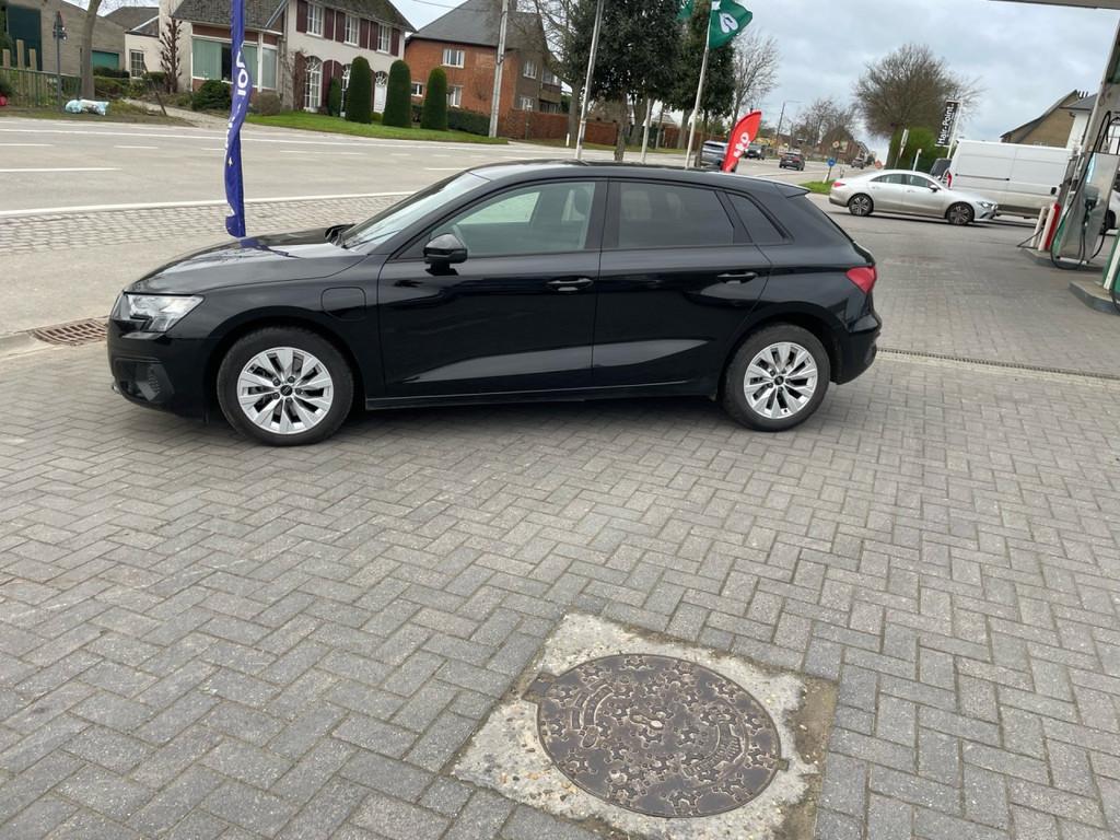 Audi A3 40 TFSI e basis (année de construction 2023), Autos, 1395 cm³, Entreprise, Noir, Full-hybride