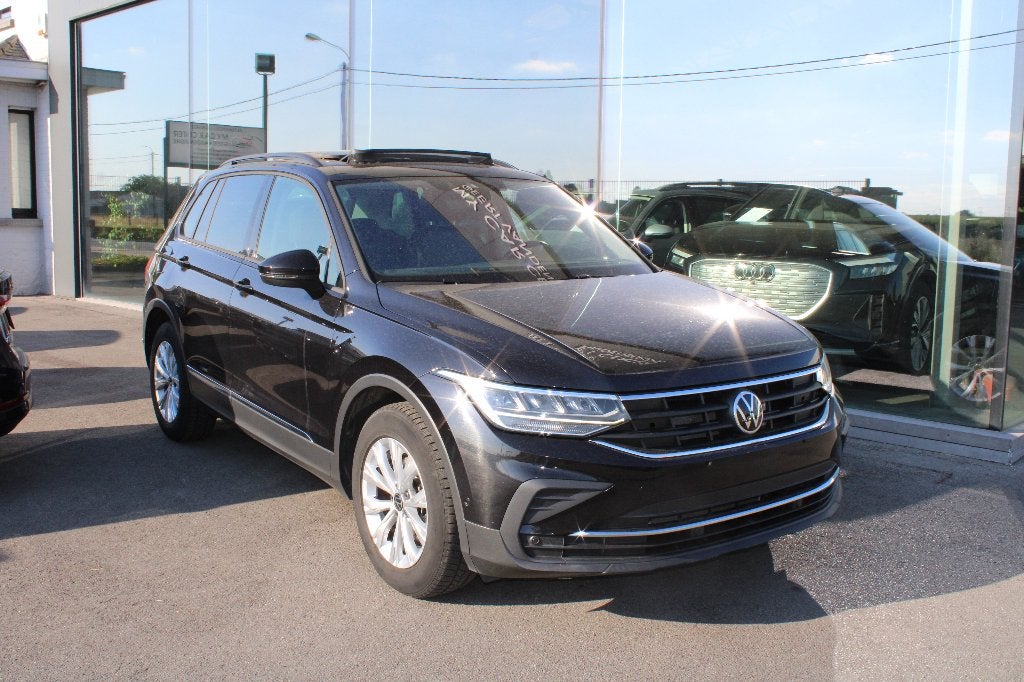 VOLKSWAGEN TIGUAN 1.5TSI-DSG-OPTION COMPLÈTE, Autos, Achat, Entreprise, Entretenue par le concessionnaire, 5 portes