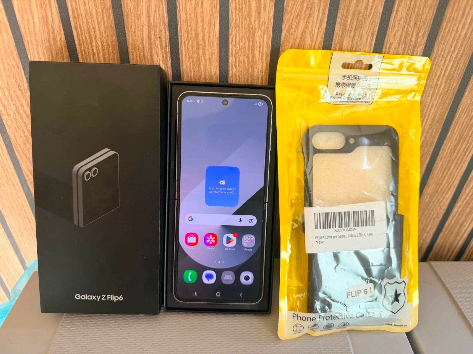 Vend Zflip 6 + Galaxy watch, 10 mégapixels ou plus, Autres couleurs, Comme neuf, Sans abonnement