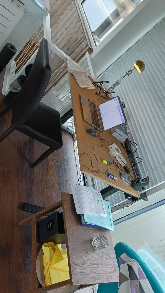 Bureau Ikea MITTZON Eikenfineer - verstelbaar, Ophalen, Hout, Zo goed als nieuw, Industrieel