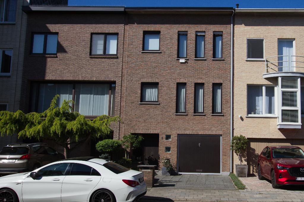 Mooie lichtrijke bel-etage in het groen, toch nabij de stad, Immo, Antwerpen, Ventes sans courtier, Jusqu'à 200 m², 3 pièces