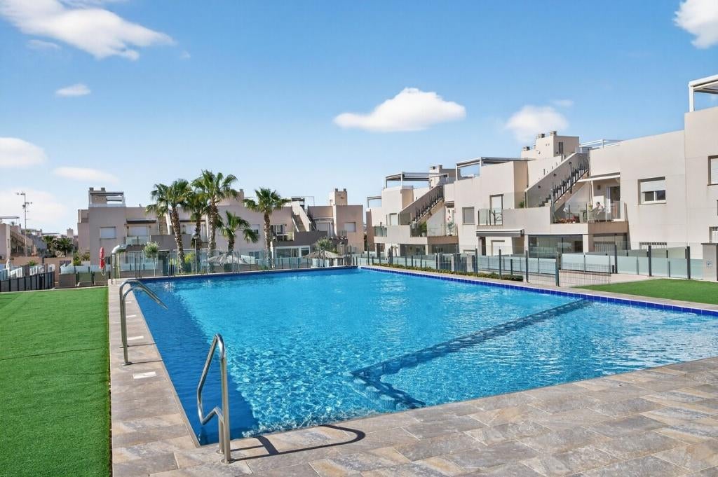 Appartement bien entretenu au rez-de-chaussée à Torrevieja, Immo, Appartement, 3 pièces, 100 m², Torrevieja