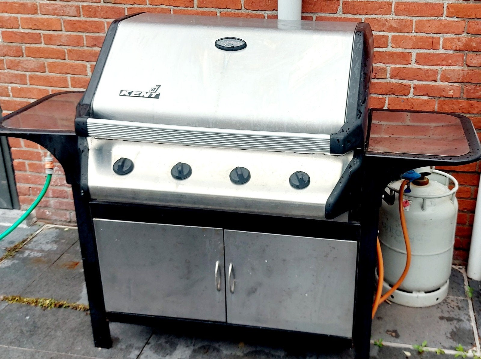Gasbarbecue Kent, Ophalen