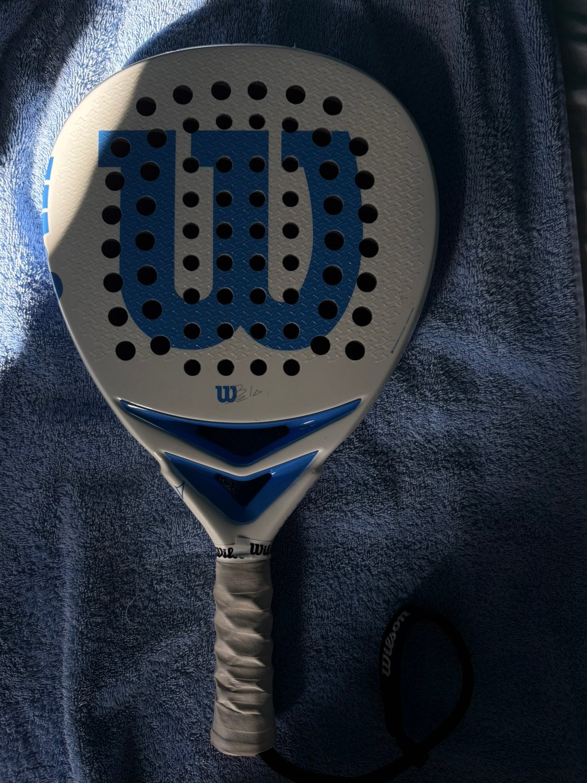 Wilson Padelracket Bela Team V2, amper gebruikt., Sports & Fitness, Enlèvement ou Envoi, Comme neuf, Raquette de padel