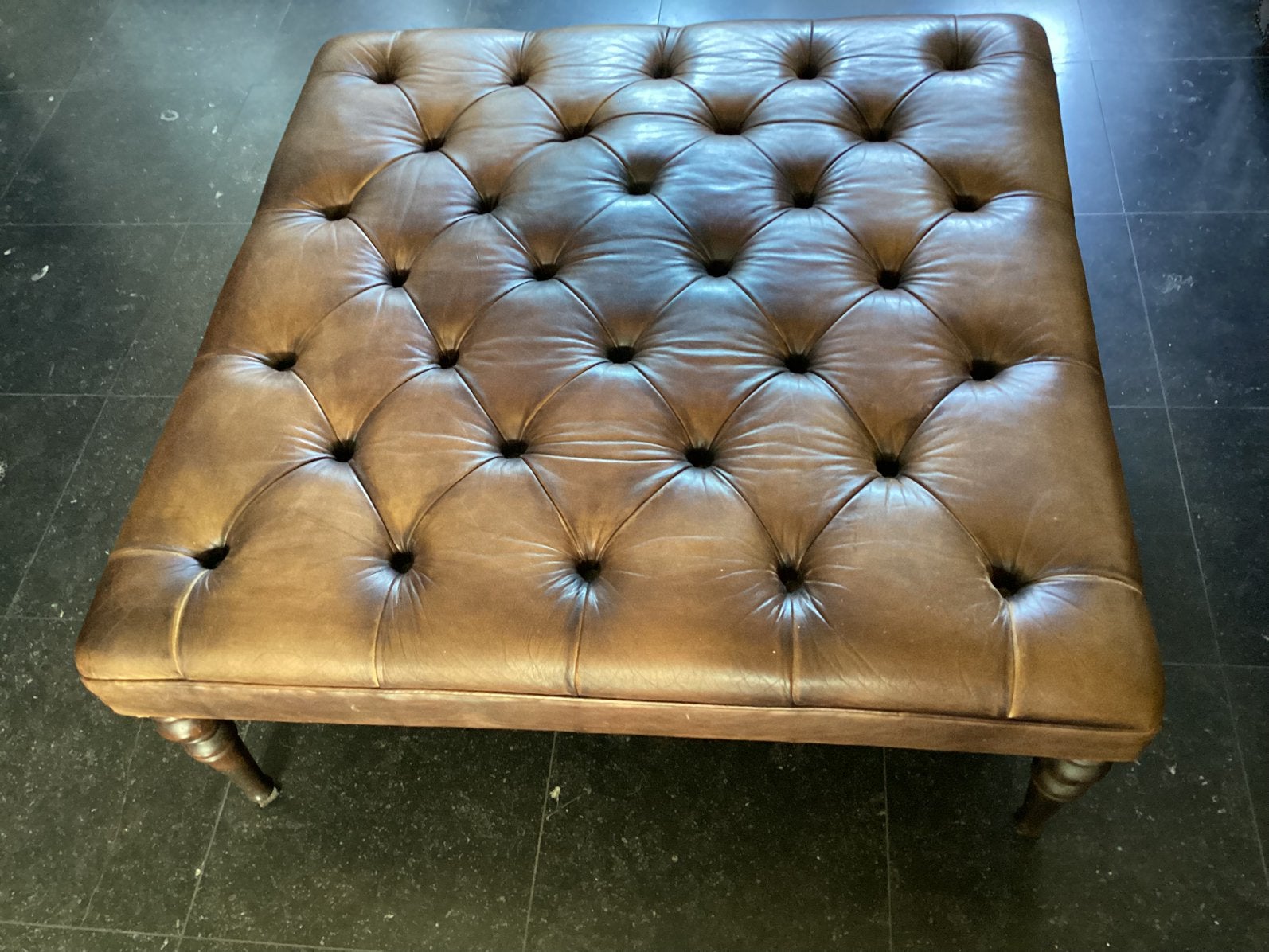 Chesterfield salontafel/voetbank, Ophalen, Gebruikt, 100 tot 125 cm, 100 tot 125 cm