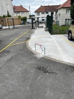 PARKING en EXTERIEUR  mais dans une enceinte fermée, Charleroi