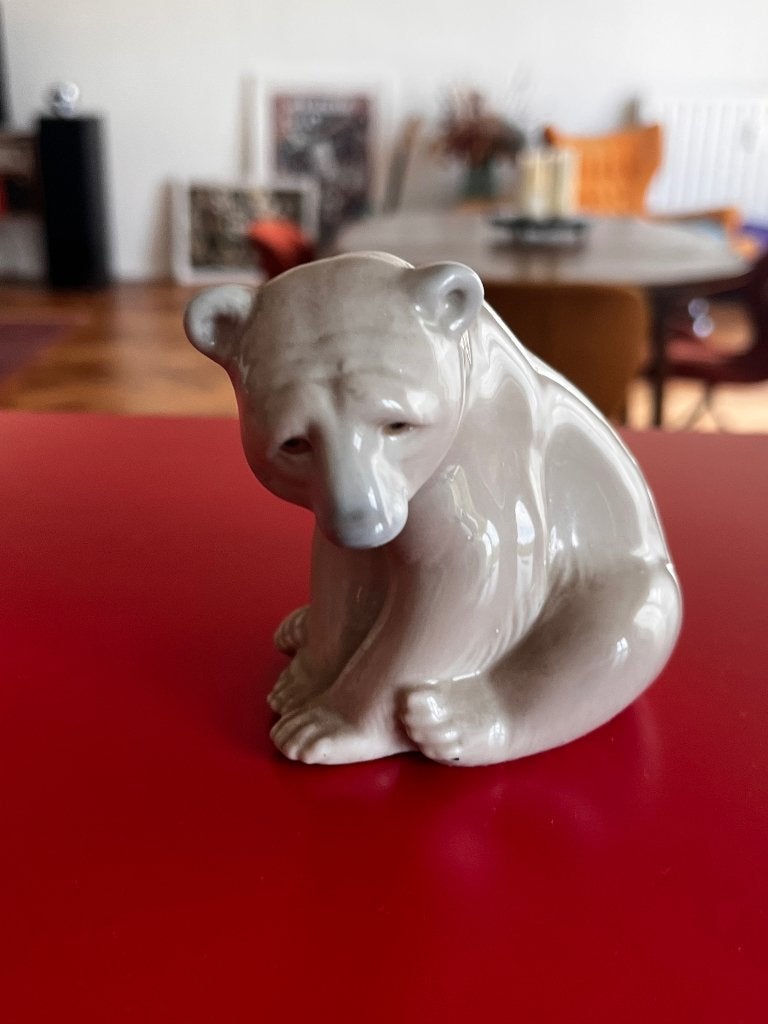 Lladro porseleinen ijsbeer, Ophalen