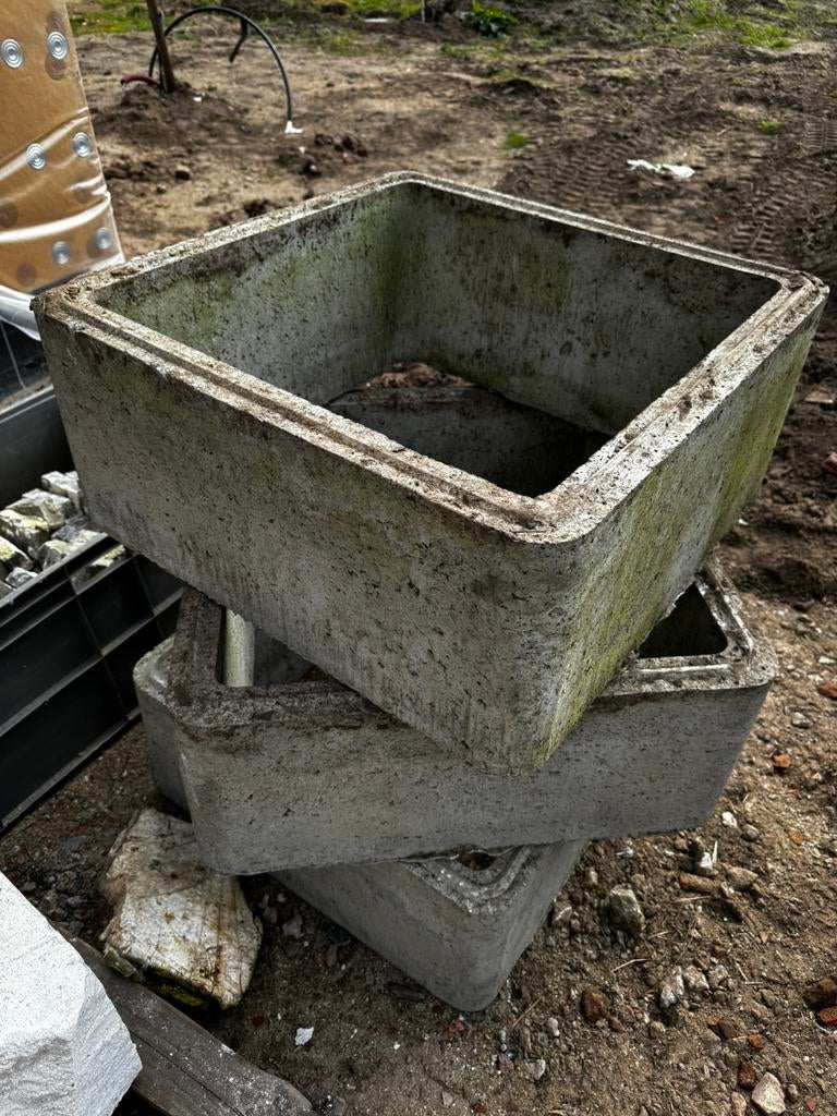 Opzetstuk beton 70/70 - hoogte 30 cm binnenmaat 60/60, Doe-het-zelf en Bouw, Buizen en Afvoer, Ophalen, Zo goed als nieuw