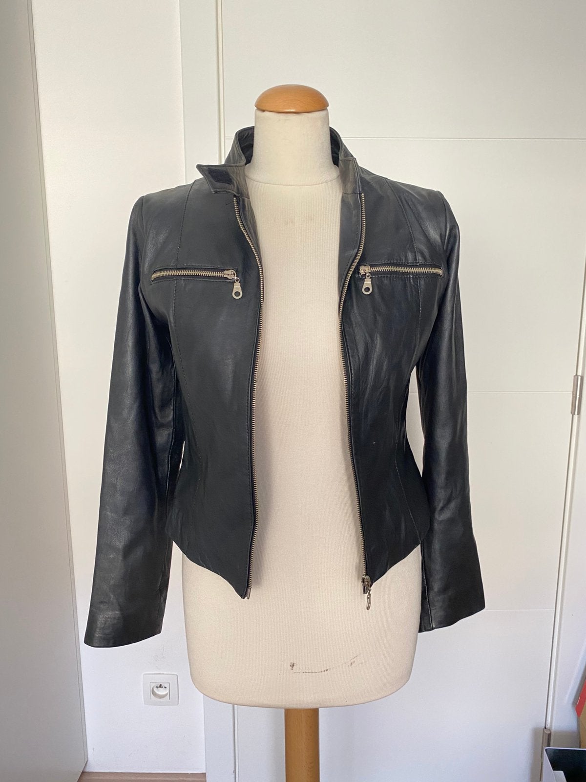 Superbe veste perfecto en cuir véritable, Vêtements | Femmes, Enlèvement ou Envoi, Comme neuf, Taille 36 (S), Noir