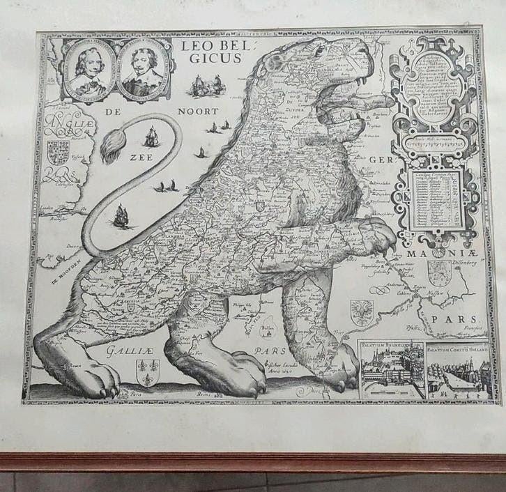 Zeer oude grote kaart -  Leo Belgicus, Antiek en Kunst, Ophalen of Verzenden