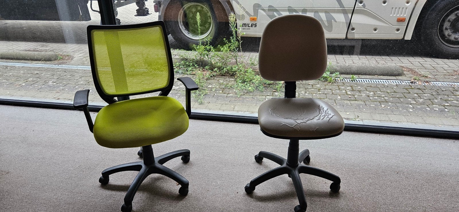 bureel stoelen, Ophalen
