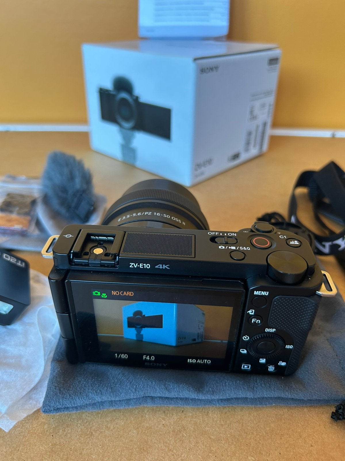 Sony α ZV-E10 + extras, Ophalen, Zo goed als nieuw, Handleiding, Touchscreen