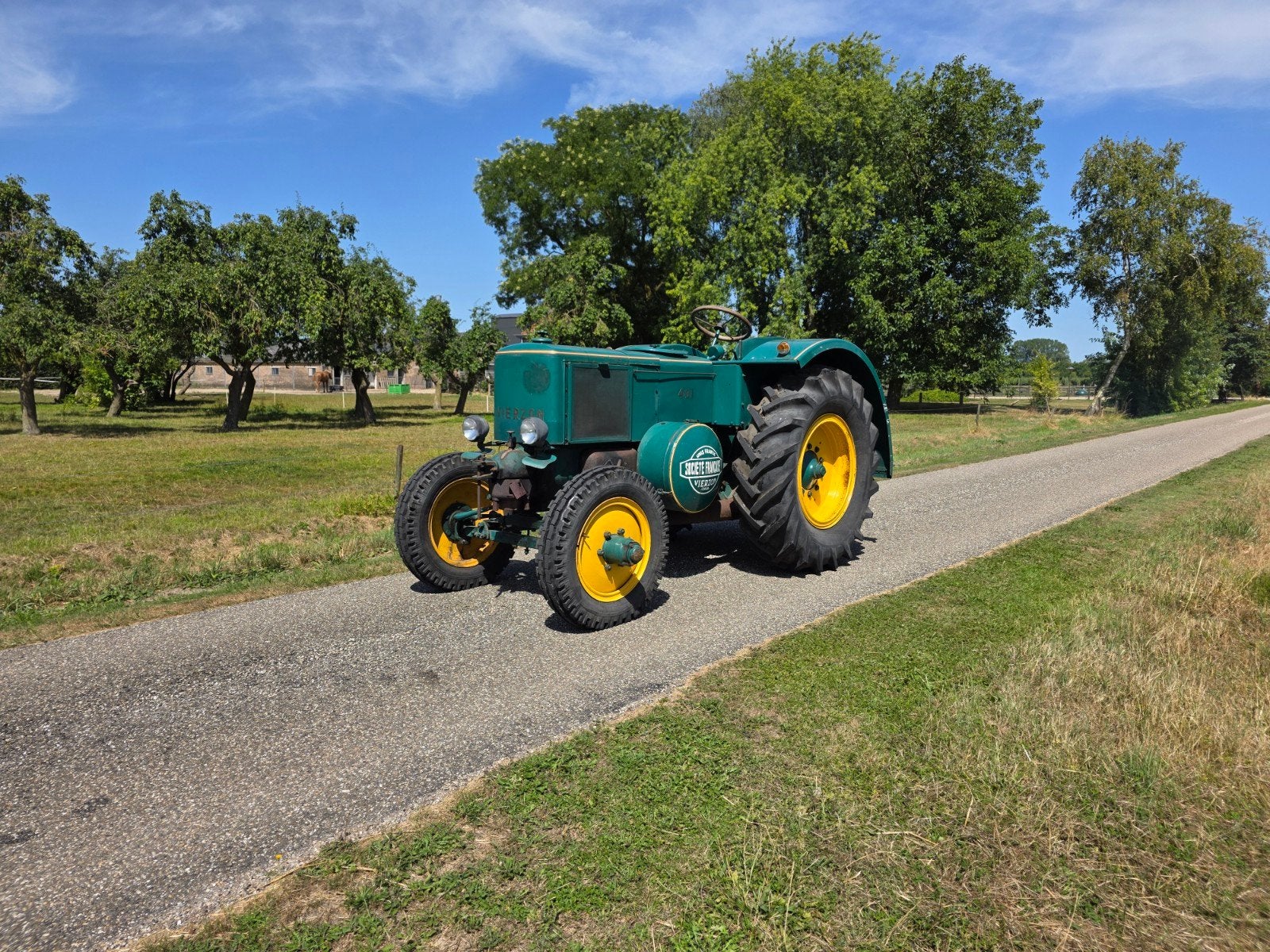 Vierzon FV1 oldtimer trekker., Articles professionnels, Agriculture | Tracteurs, Autres marques, Enlèvement ou Envoi, Jusqu'à 2500