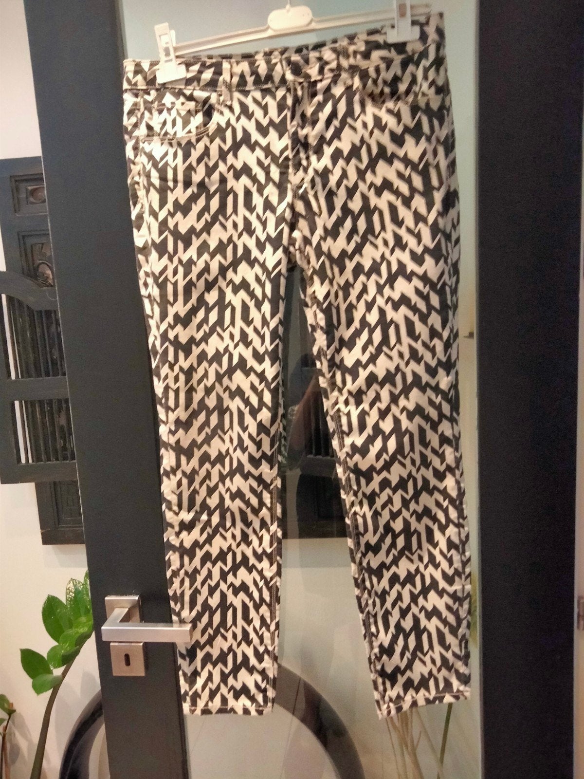 damesbroek van Zara.zwart/ecru -wit.Medium, Vêtements | Femmes, Enlèvement ou Envoi, Blanc