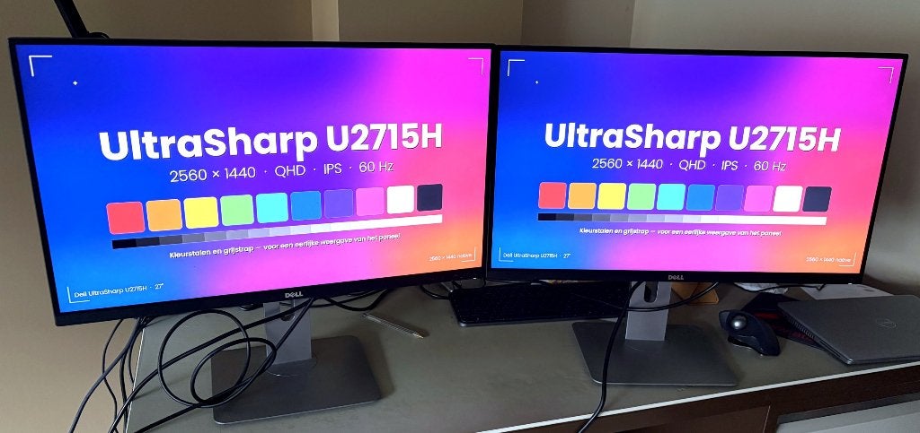 2x Dell UltraSharp U2715H - 27 inch QHD 1440p IPS, IPS, 5 ms ou plus, 60 Hz ou moins, Enlèvement