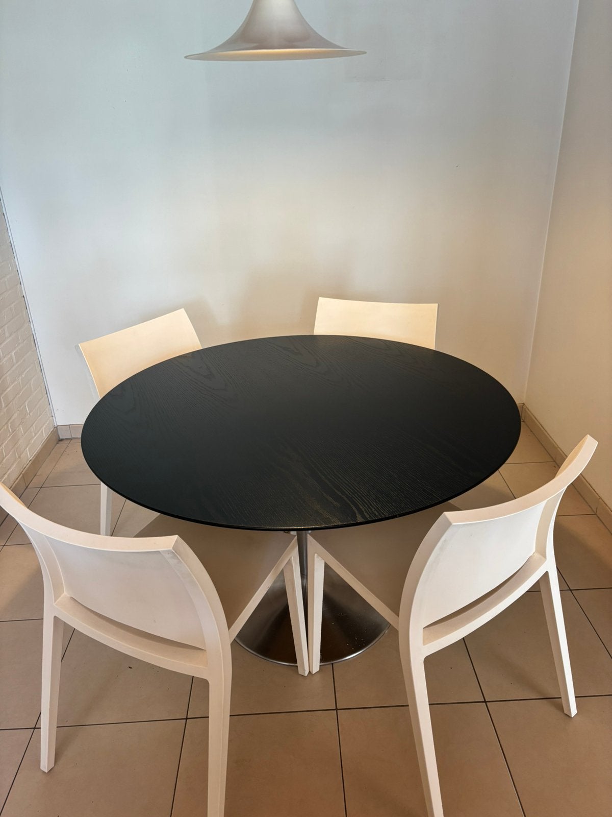 Prachtige moderne ronde design eettafel, Ophalen, Zo goed als nieuw, Zeer modern