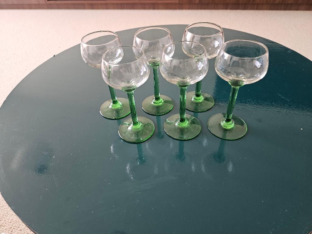 Petits verres à pied, Envoi, Comme neuf, Verres et Verres à shot