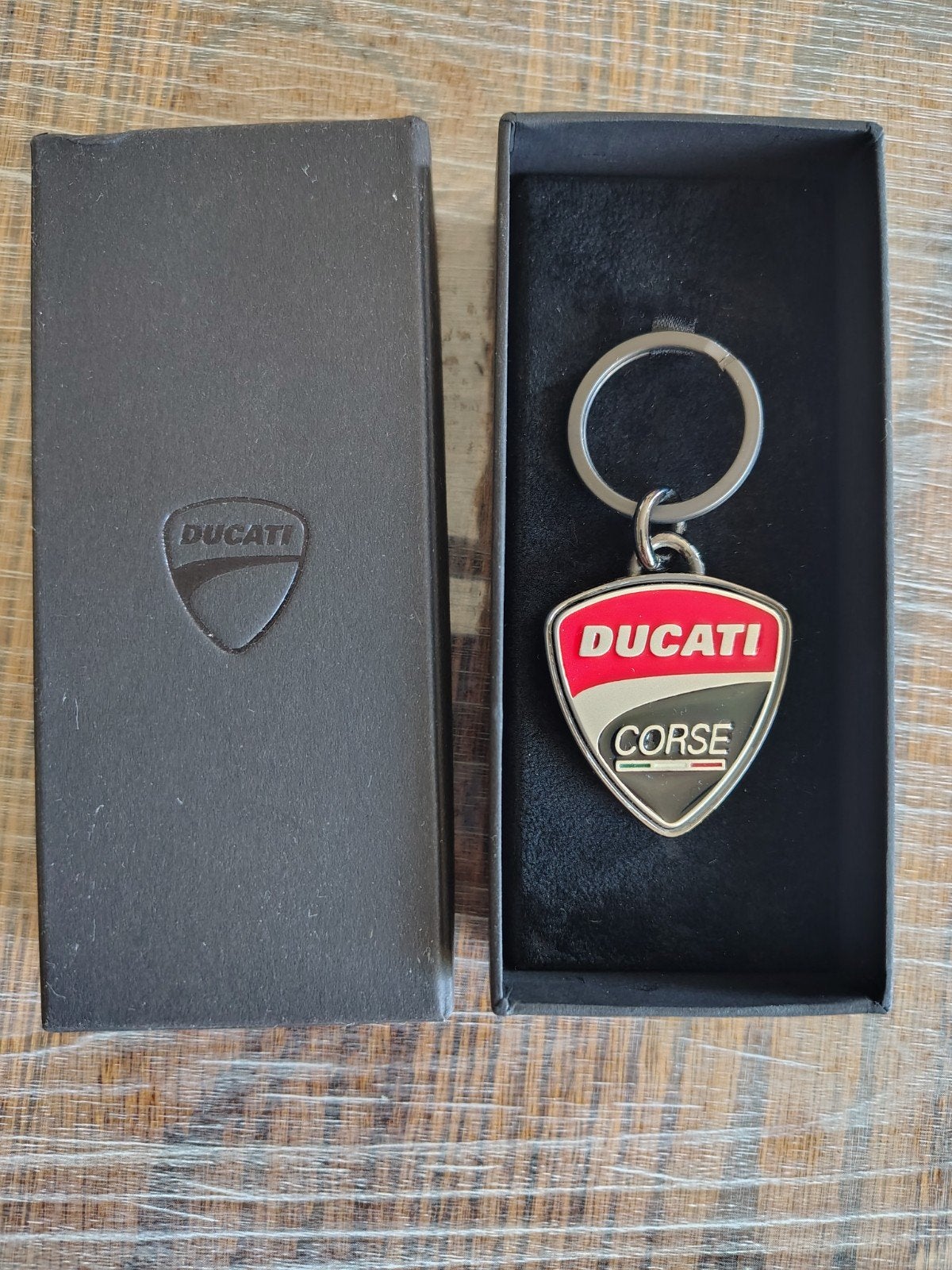 Originele sleutelhanger van Ducati, Verzamelen, Sleutelhangers, Ophalen, Zo goed als nieuw