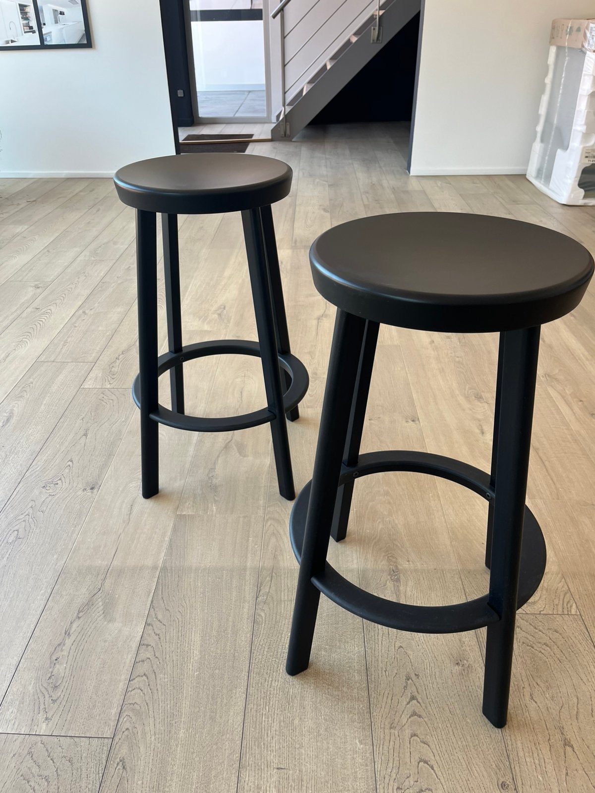 noir Tabourets de bar, 2 tabourets, Comme neuf, Enlèvement, Métal