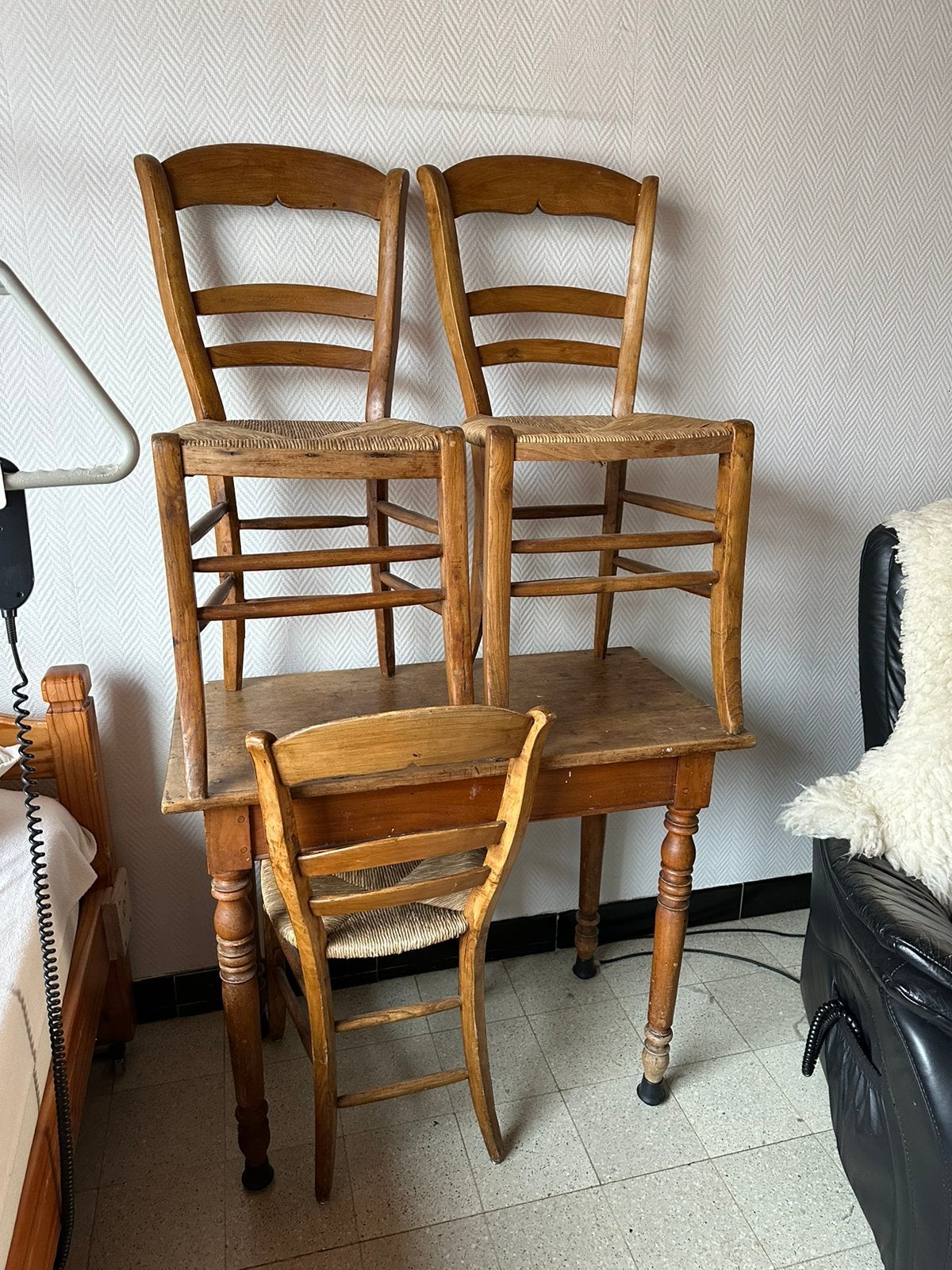 Tafeltje met 3 stoelen, Ophalen