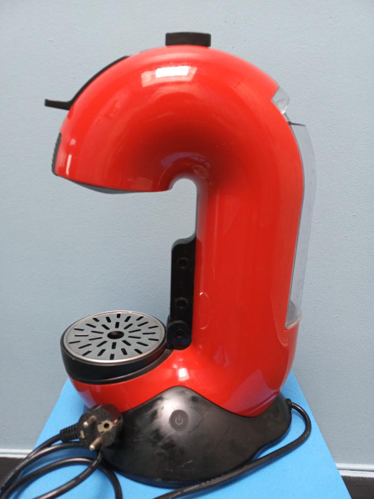 Cafetières, Machine à espresso, Réservoir d'eau amovible, Dosettes et capsules de café, Enlèvement