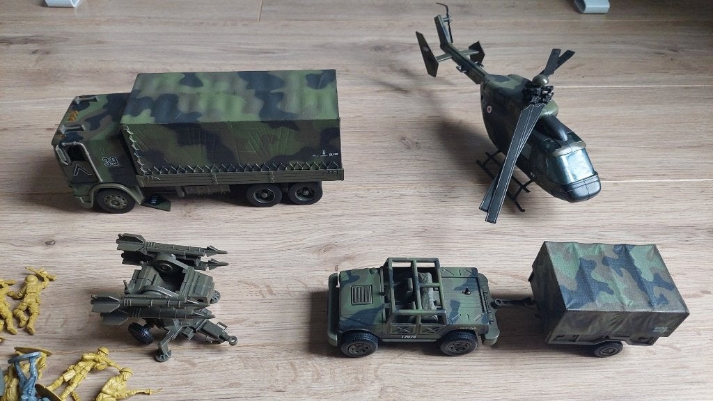 speelgoed soldaten, helicopter en militaire voertuigen, Ophalen of Verzenden, Zo goed als nieuw