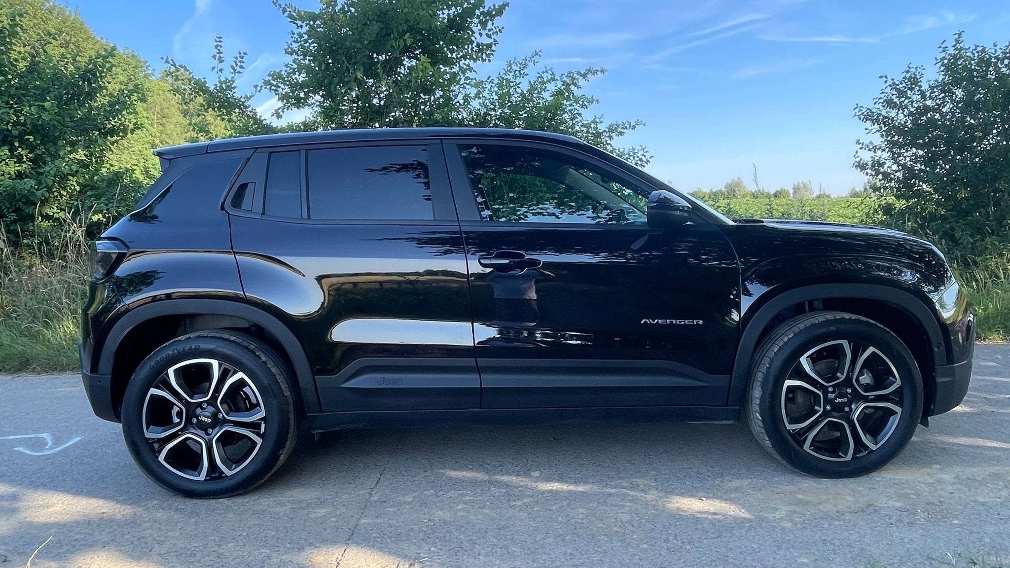 Jeep Avenger e-Avenger 51 kWh Altitude intérieur cuir garan, Auto's, Jeep, Stof, Gebruikt, Zwart, Geel