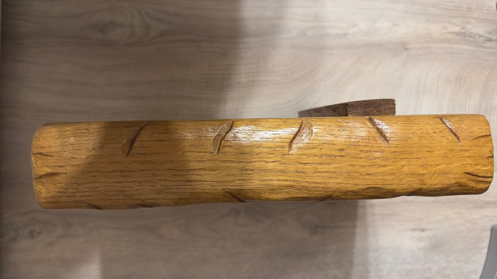 Boek in snijwerk, Antiek en Kunst, Kunst | Beelden en Houtsnijwerken, Ophalen, Overige onderwerpen, Houtsnijwerk, Gepatineerd