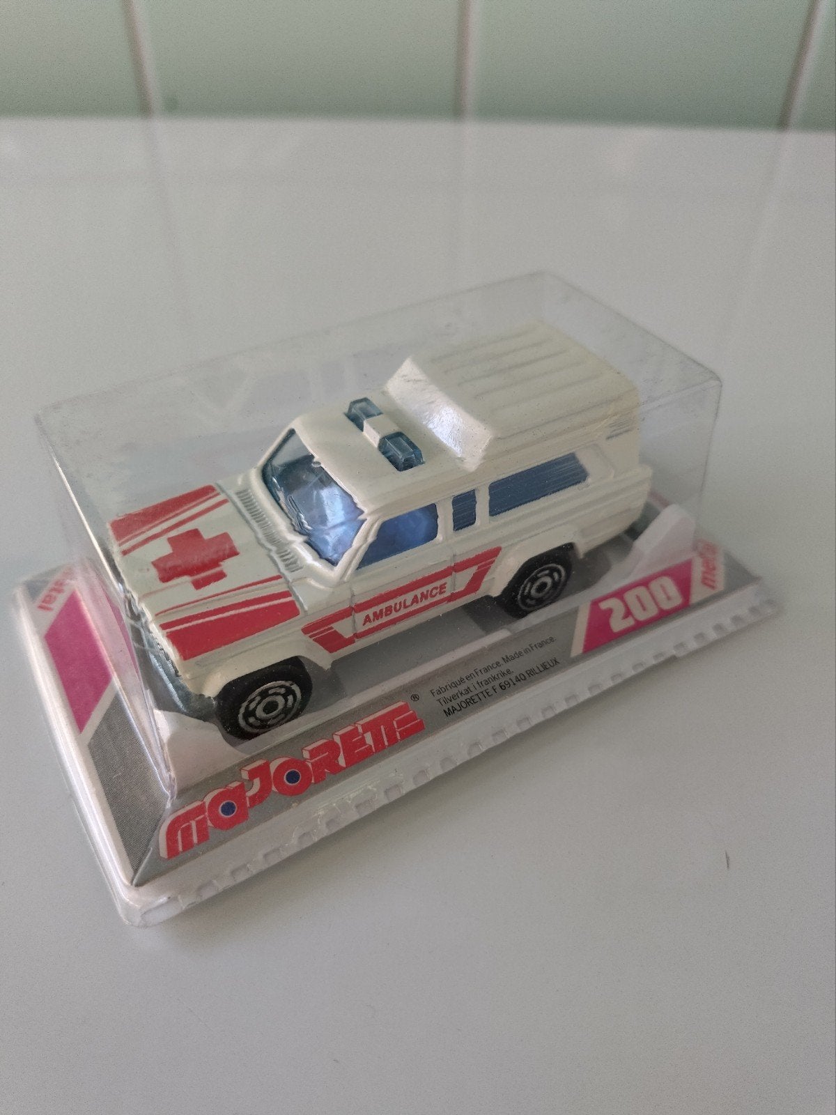 Vintage Majorette Ambulance AFHALING LEES BESCHRIJVING, Enlèvement, Neuf, Voiture, Majorette