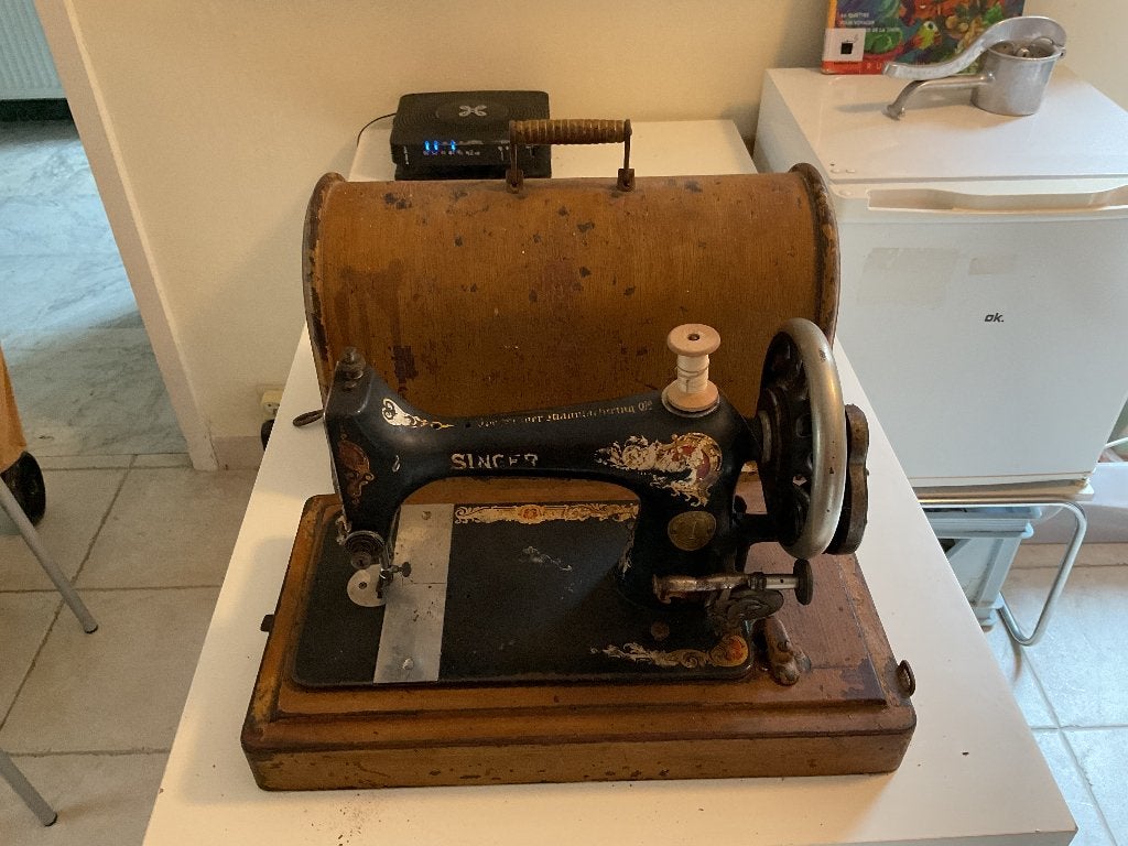 Machine à coudre ancienne, Enlèvement