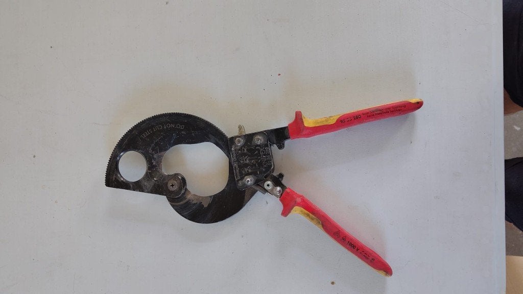 kabelschaar knipex 95 36 280, Doe-het-zelf en Bouw, Ophalen, Gebruikt, Knipex