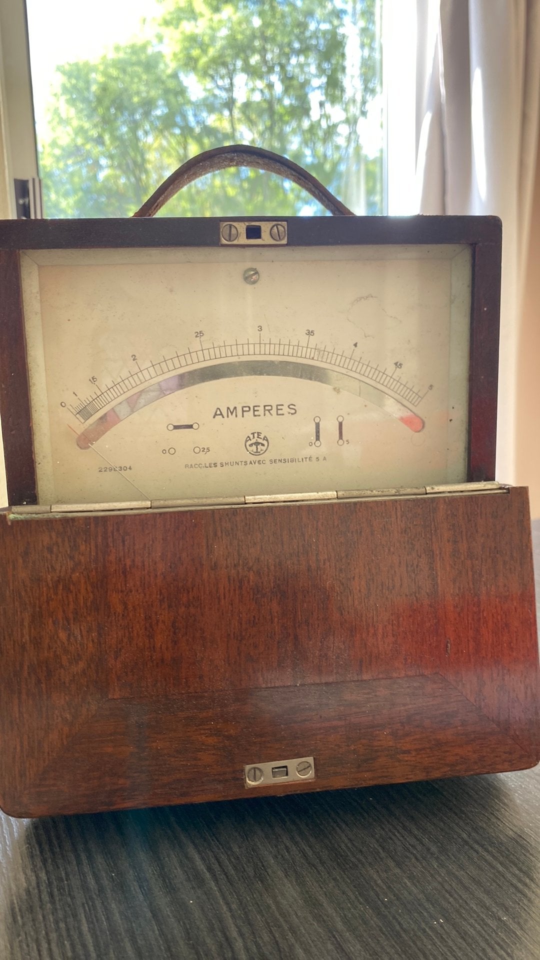 Ancien ampèremètre ATEA en coffret bois – Déco vintage /, Ophalen