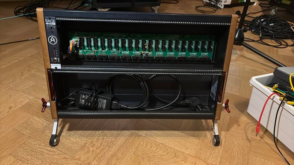 Arturia Rack Brute 6U, Musique & Instruments, Enlèvement, Comme neuf