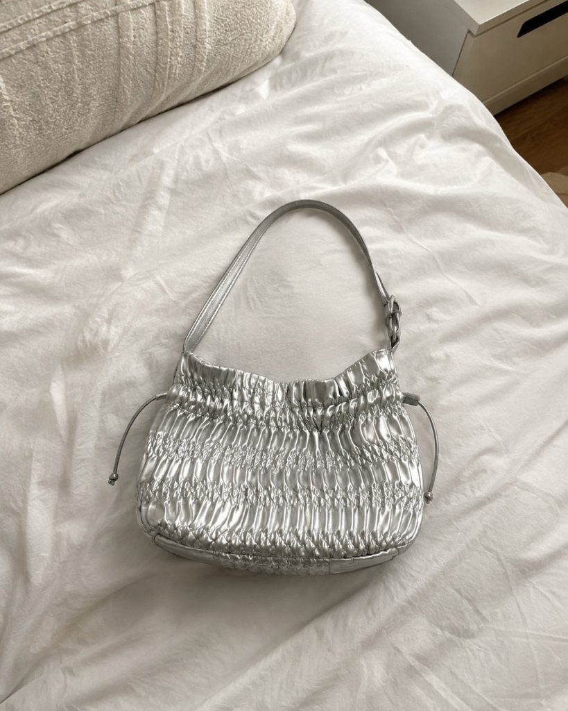 Silver Ruched Shoulder Bag, Handtassen en Accessoires, Tassen | Damestassen, Verzenden, Zo goed als nieuw, Handtas