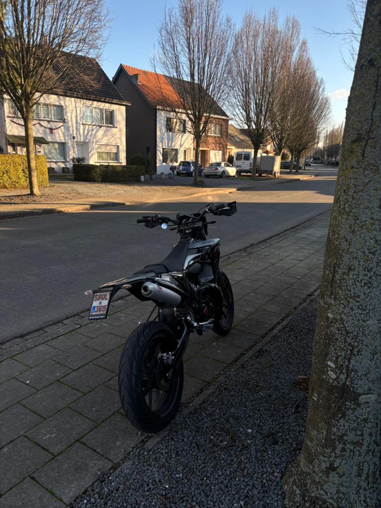 Sherco sm-r50 te koop, Fietsen en Brommers, Brommers | Derbi, Zo goed als nieuw, Ophalen