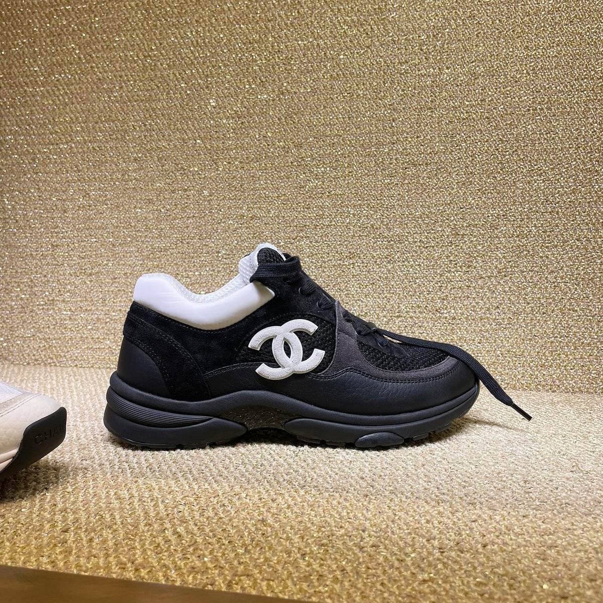 Channel runner black (44), Vêtements | Hommes, Chaussures, Neuf, Enlèvement ou Envoi, Chaussures à lacets, Noir