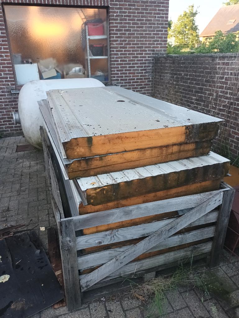 Partij sandwichpanelen, Ophalen